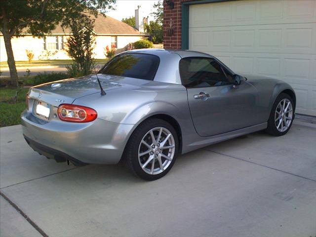 Mazda MX-5 Miata 2010 photo 2