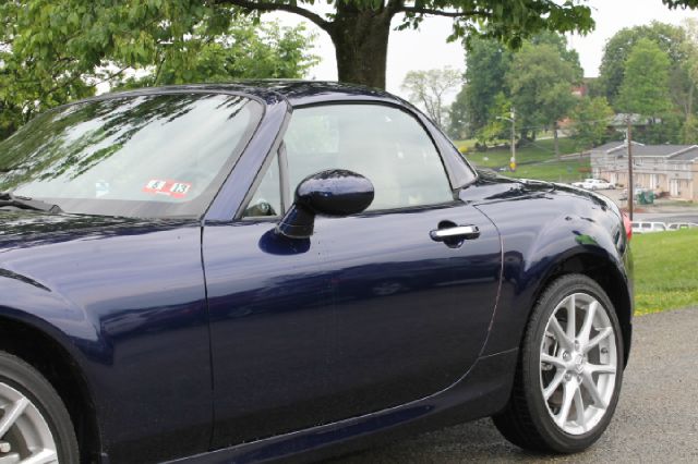 Mazda MX-5 Miata 2011 photo 26