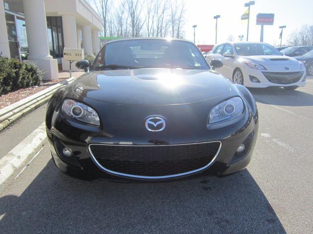 Mazda MX-5 Miata 2011 photo 2