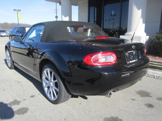 Mazda MX-5 Miata 2011 photo 4