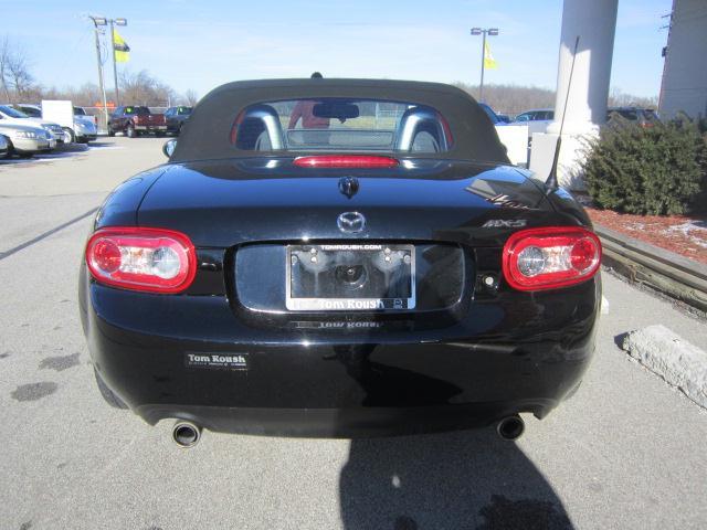 Mazda MX-5 Miata 2011 photo 5