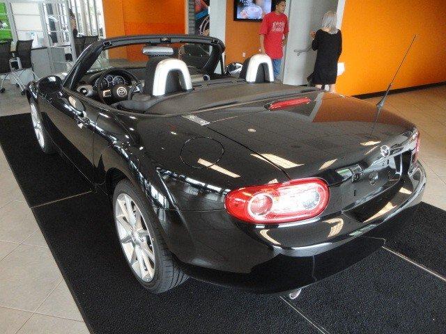 Mazda MX-5 Miata 2011 photo 1