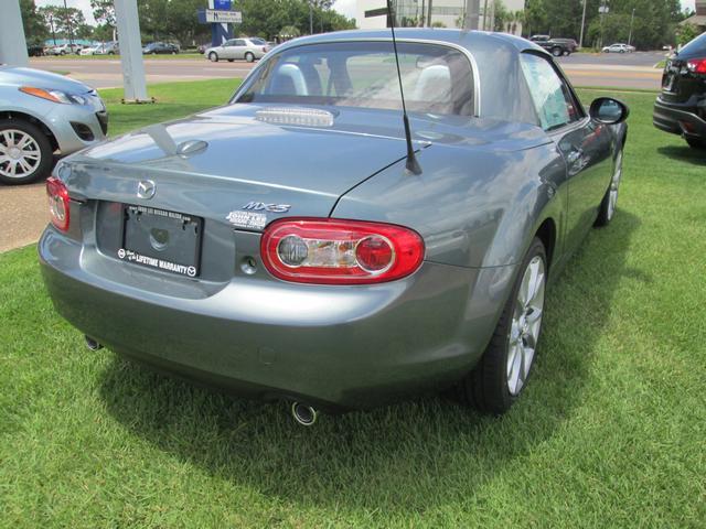 Mazda MX-5 Miata 2013 photo 2