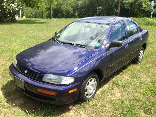 Mazda Protege 1995 photo 4