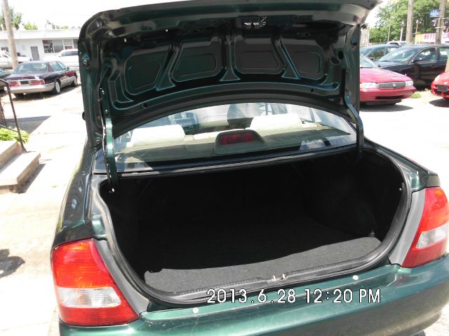 Mazda Protege 1999 photo 1