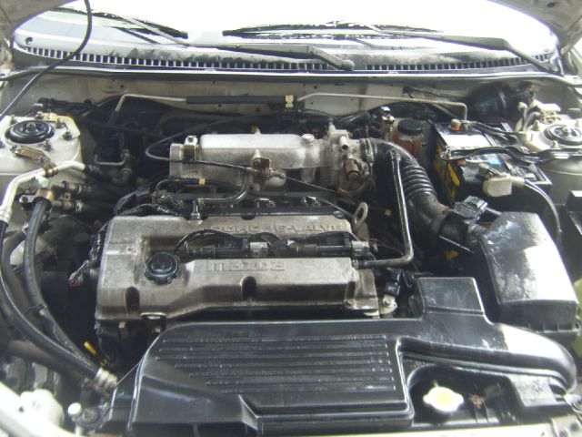 Mazda Protege 2000 photo 1