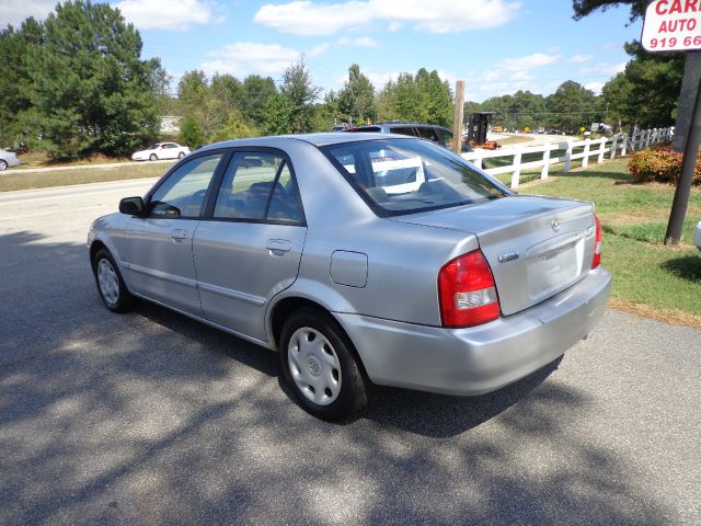 Mazda Protege 2001 photo 3