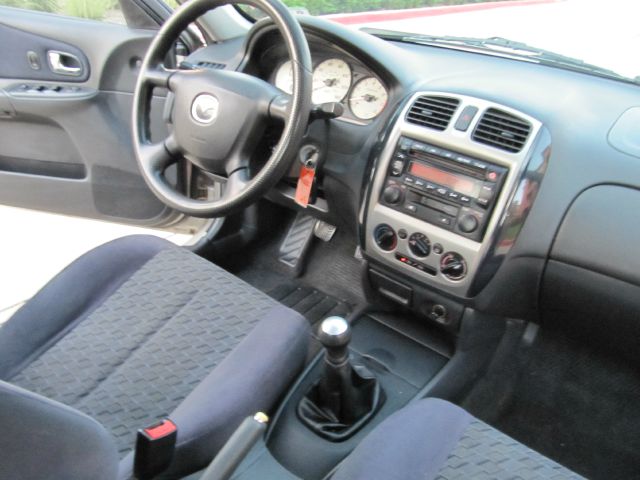 Mazda Protege 2001 photo 5