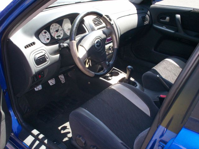 Mazda Protege 2001 photo 1