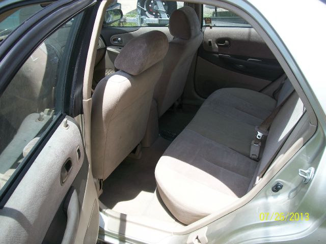 Mazda Protege 2002 photo 2