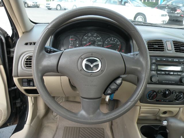 Mazda Protege 2003 photo 25