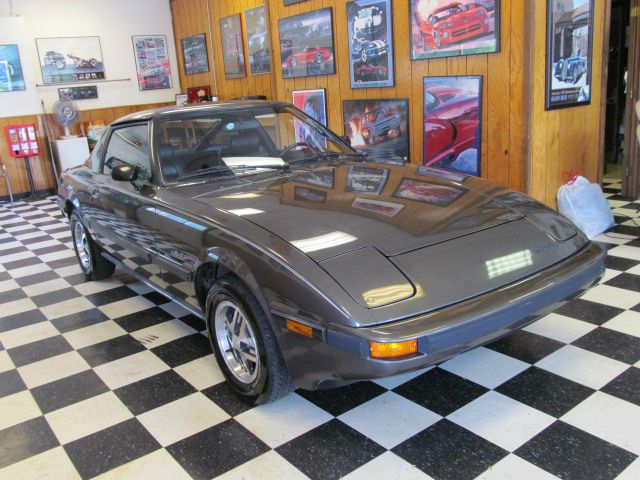 Mazda RX-7 1983 photo 33