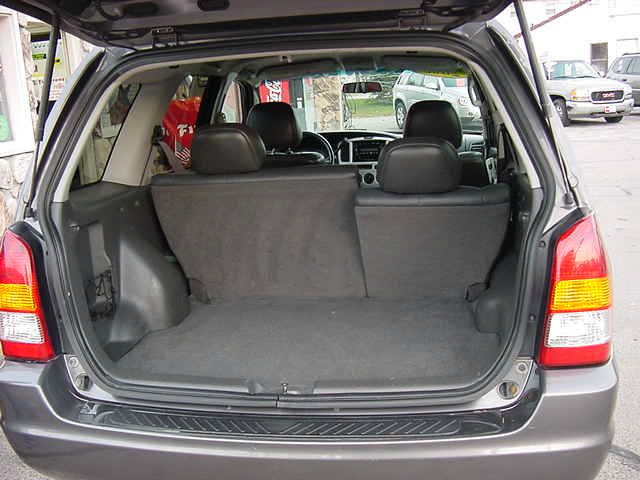 Mazda Tribute 2003 photo 2