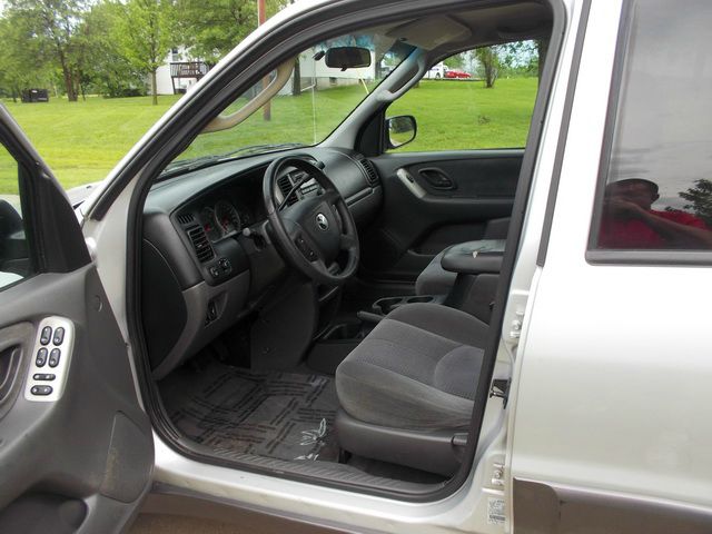 Mazda Tribute 2003 photo 1