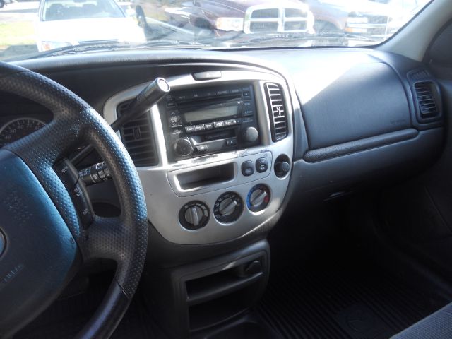 Mazda Tribute 2003 photo 1