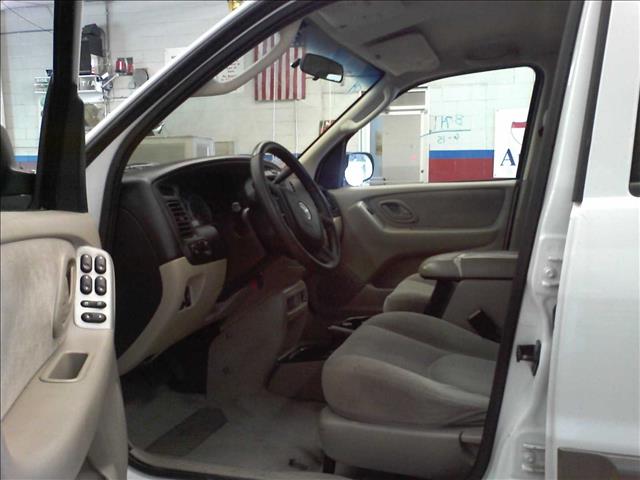 Mazda Tribute 2003 photo 2