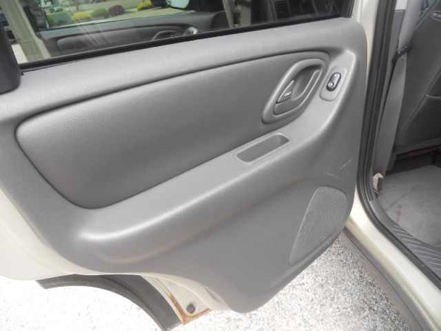 Mazda Tribute 2003 photo 0