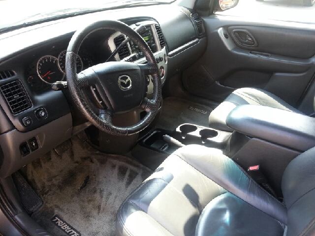 Mazda Tribute 2004 photo 1