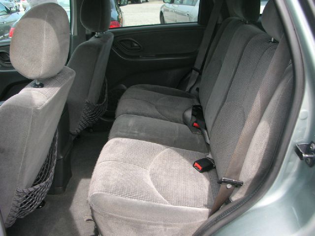 Mazda Tribute 2004 photo 1