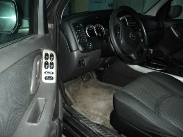 Mazda Tribute 2005 photo 1