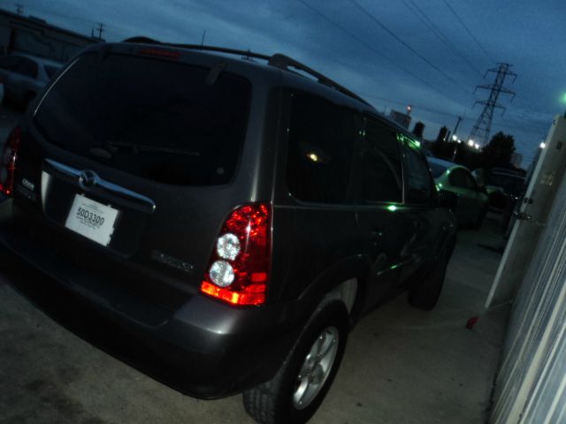 Mazda Tribute 2005 photo 2