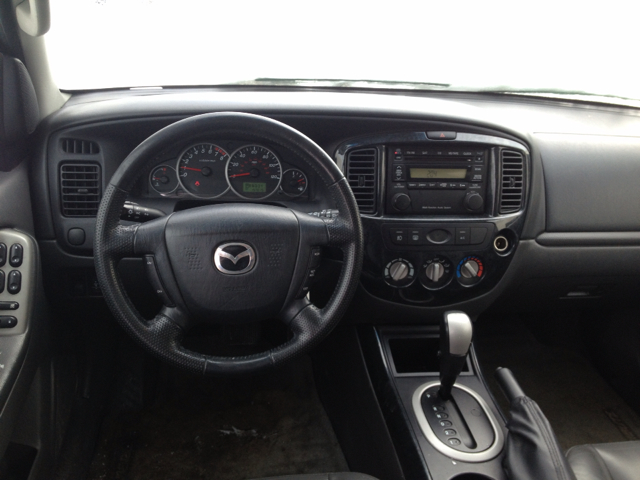 Mazda Tribute 2005 photo 1