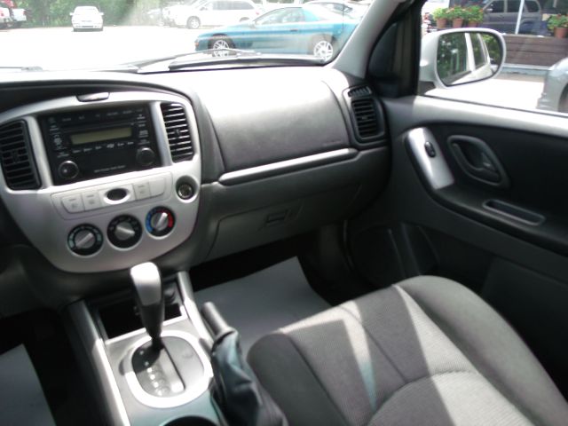 Mazda Tribute 2005 photo 18