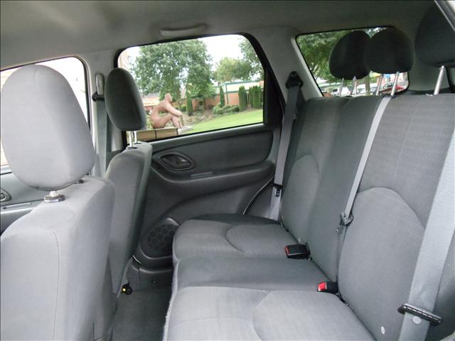 Mazda Tribute 2005 photo 2