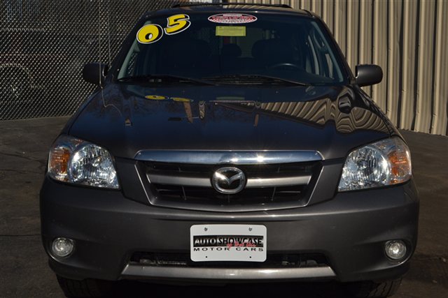 Mazda Tribute 2005 photo 2