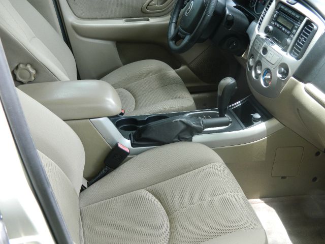 Mazda Tribute 2005 photo 3