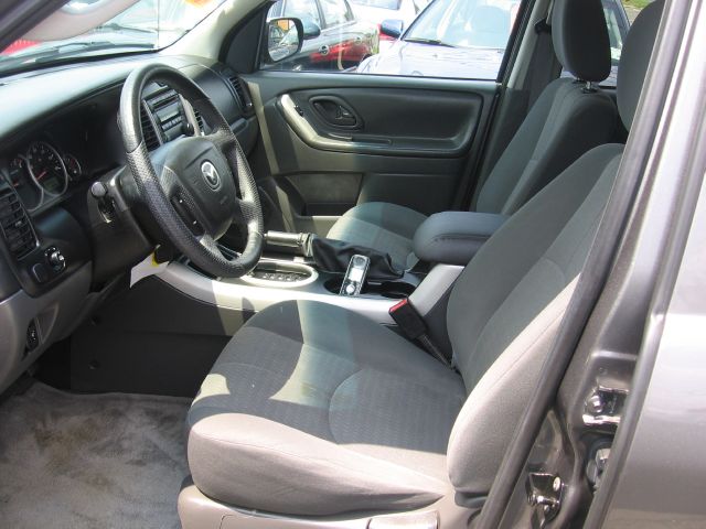 Mazda Tribute 2005 photo 1