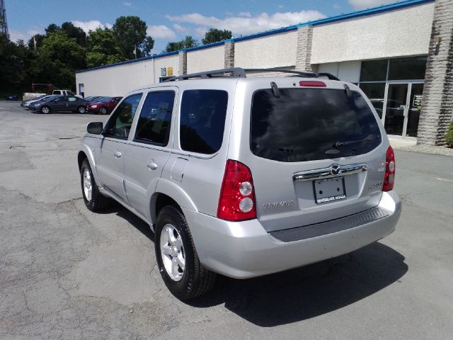 Mazda Tribute 2006 photo 2