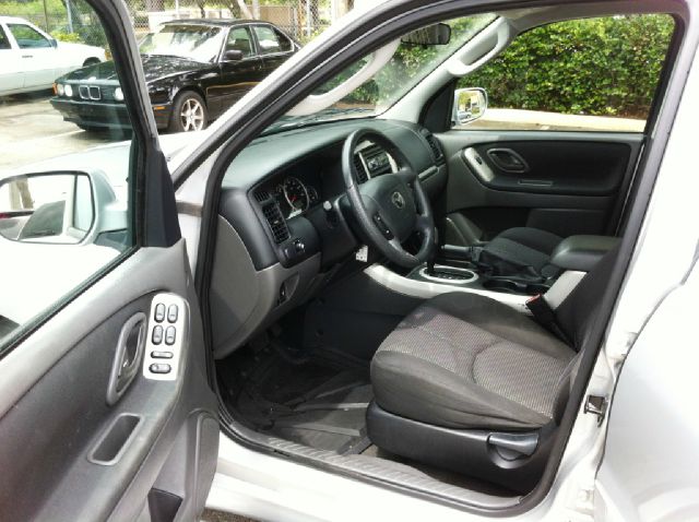 Mazda Tribute 2006 photo 2