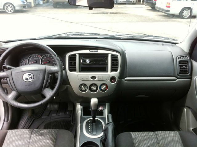 Mazda Tribute 2006 photo 3