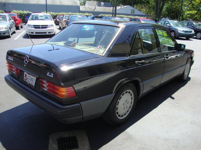 Mercedes-Benz 190 1991 photo 3