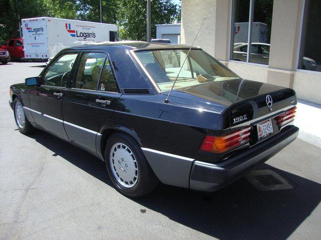 Mercedes-Benz 190 1991 photo 2