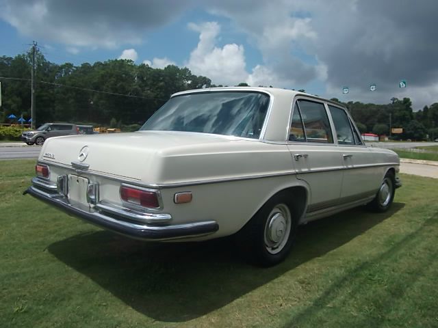 Mercedes-Benz 300 1969 photo 1