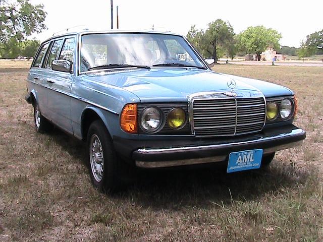 Mercedes-Benz 300 1982 photo 1