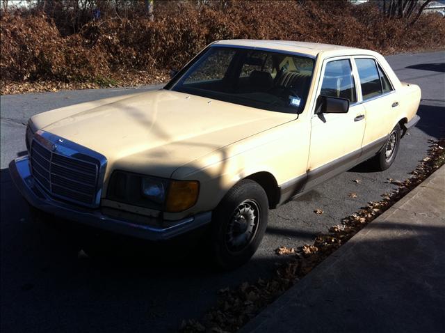 Mercedes-Benz 300 Limited FMF 2WD Sedan