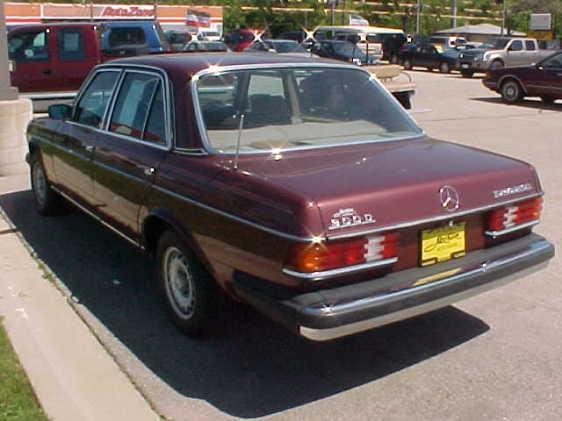 Mercedes-Benz 300 1985 photo 1