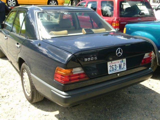 Mercedes-Benz 300 1986 photo 3