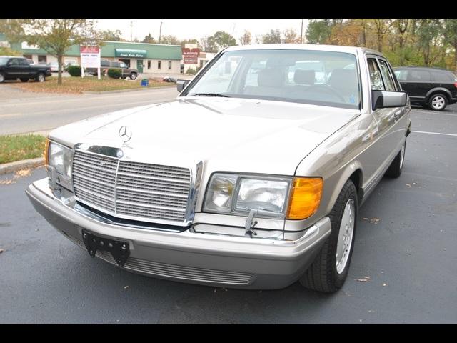 Mercedes-Benz 300 1987 photo 1