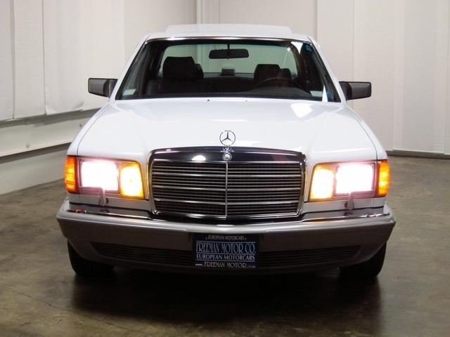 Mercedes-Benz 300 1987 photo 2