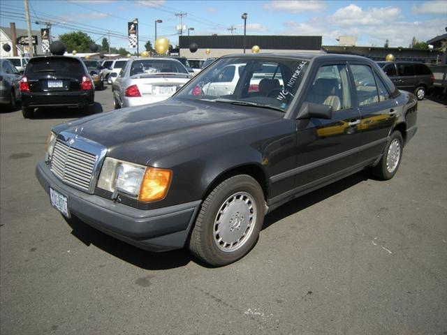 Mercedes-Benz 300 V15 Sedan