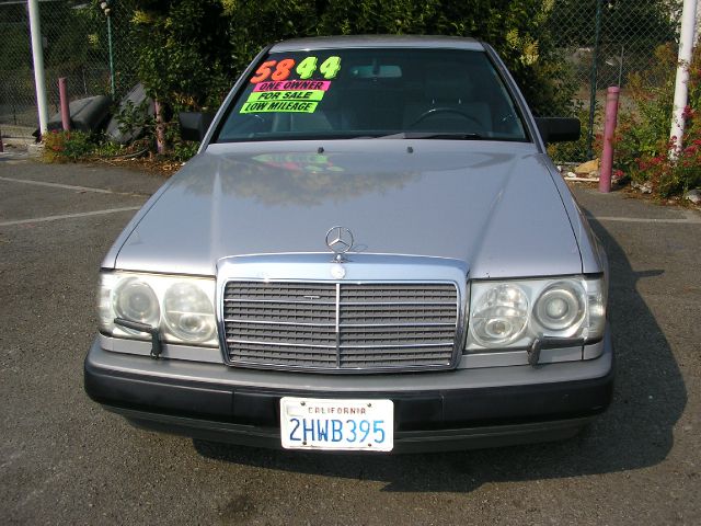 Mercedes-Benz 300 1988 photo 4