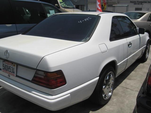 Mercedes-Benz 300 1988 photo 2