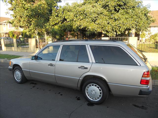 Mercedes-Benz 300 1991 photo 1