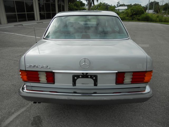 Mercedes-Benz 300 1991 photo 3