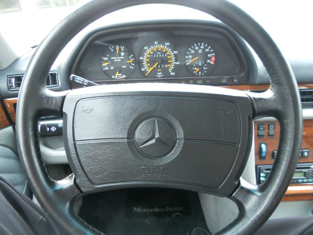 Mercedes-Benz 300 1991 photo 7