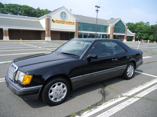 Mercedes-Benz 300 1993 photo 1